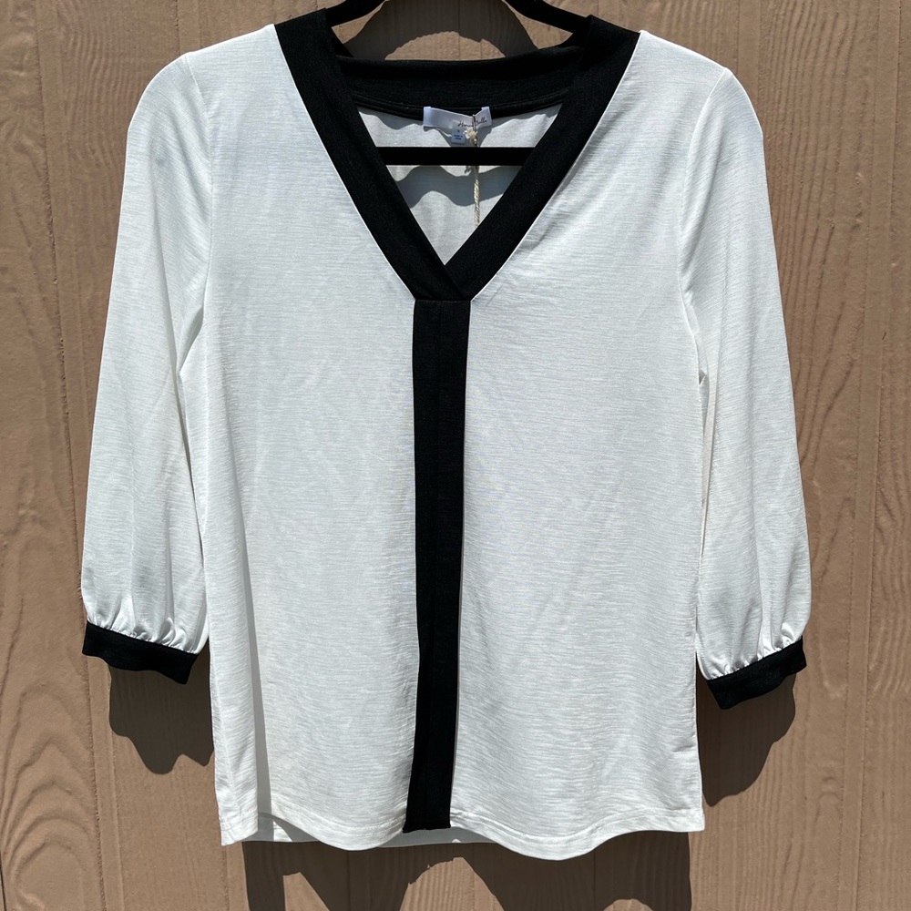 Honey punch women blouse, brand new with tag